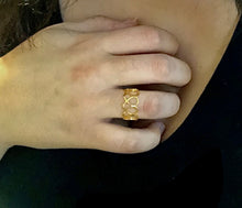Load image into Gallery viewer, Intertwined Hearts Ring - LeyeF Co. Global Jewelry & Accessories