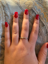 Load image into Gallery viewer, silver twist ring
