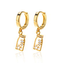 Load image into Gallery viewer, Flower Drop Earrings Gold
