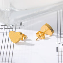 Load image into Gallery viewer, Heart Stud Earrings [variant_title]
