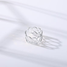 Load image into Gallery viewer, Intertwined Hearts Ring - LeyeF Co. Global Jewelry &amp; Accessories
